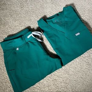 Figs Hunter Green Scrub Set